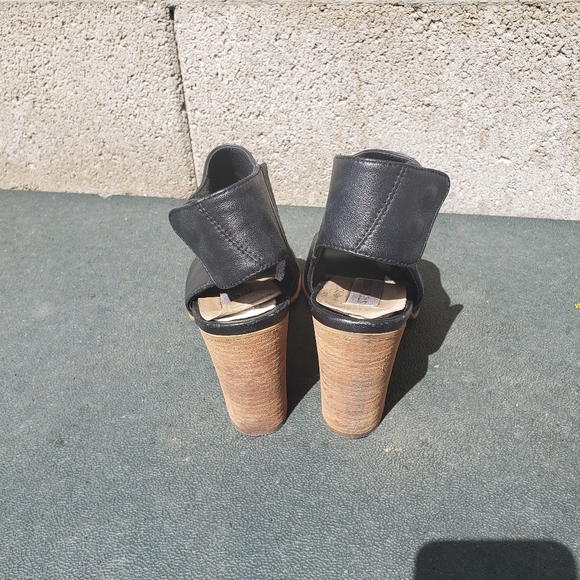 STEVE MADDEN Nonstp Black Leather Sandals 8.5 - Picture 5 of 9